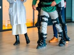 Últimos avances contra la lesión medular (2024-2025) Paciente con lesión medular utilizando un exoesqueleto